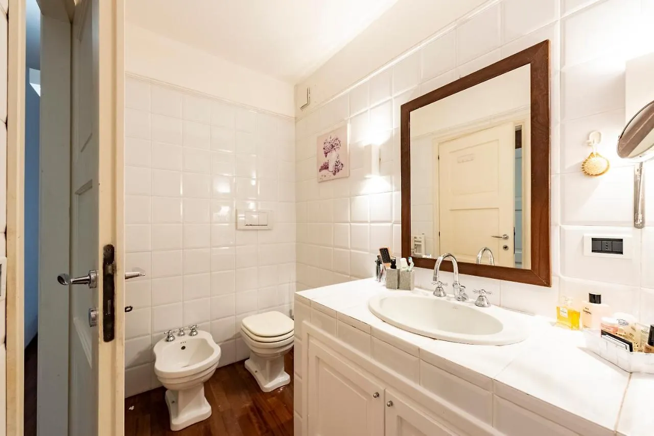 Cavour 9 Apartment 2B 2B 100Mq With Private Garage, In Center Of Rapallo, Wifi, Air Conditioned