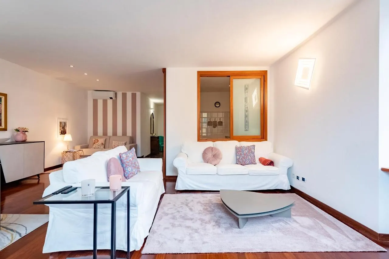 Cavour 9 Apartment 2B 2B 100Mq With Private Garage, In Center Of Rapallo, Wifi, Air Conditioned