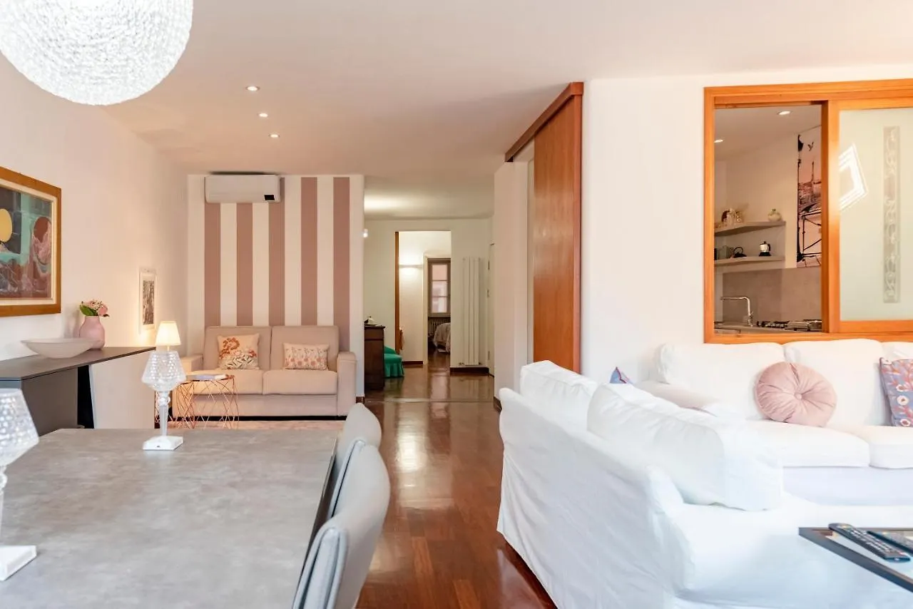Cavour 9 Apartment 2B 2B 100Mq With Private Garage, In Center Of Rapallo, Wifi, Air Conditioned