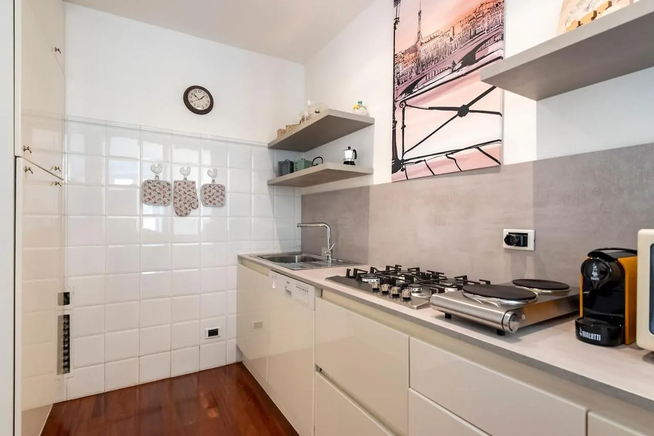 Cavour 9 Apartment 2B 2B 100Mq With Private Garage, In Center Of Rapallo, Wifi, Air Conditioned