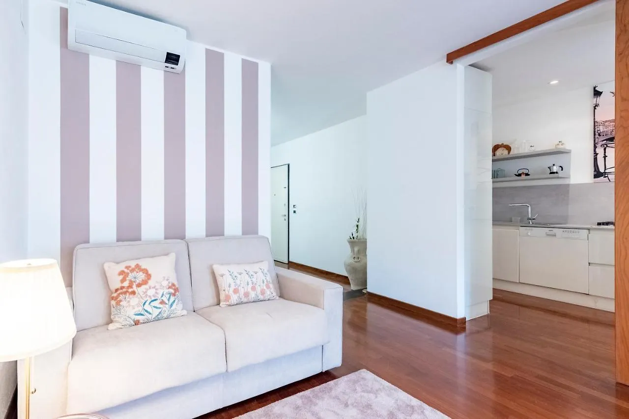 Cavour 9 Apartment 2B 2B 100Mq With Private Garage, In Center Of Rapallo, Wifi, Air Conditioned