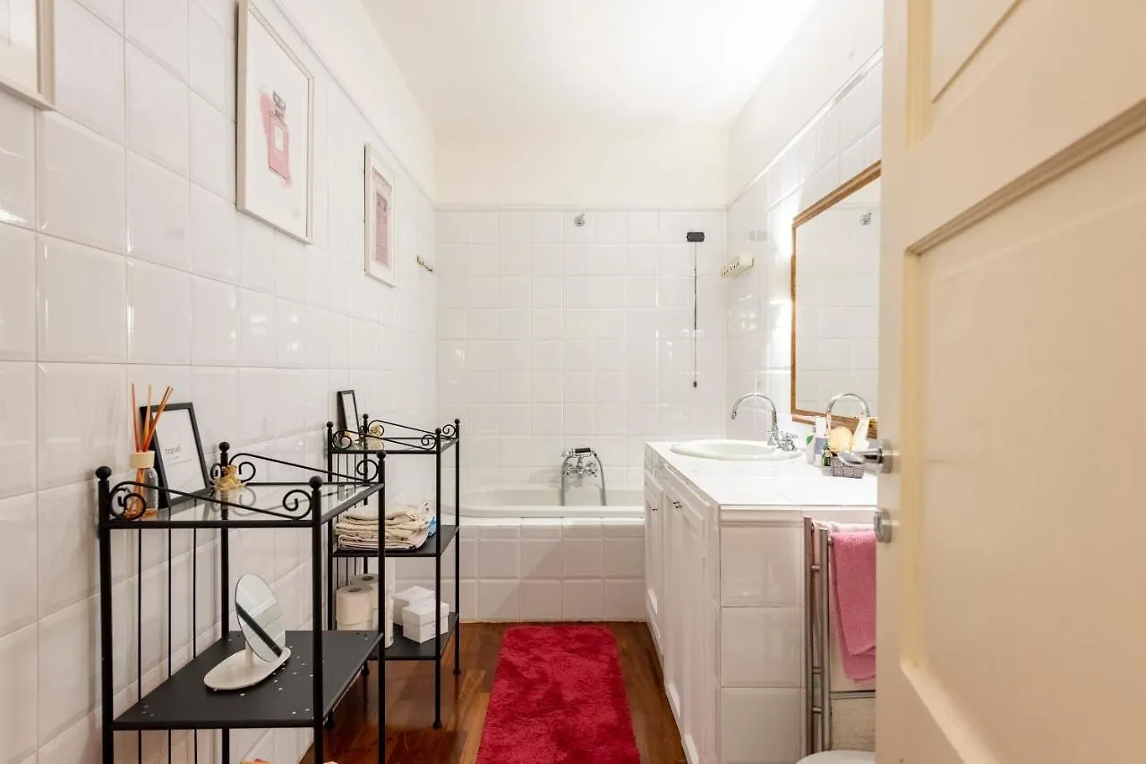 Cavour 9 Apartment 2B 2B 100Mq With Private Garage, In Center Of Rapallo, Wifi, Air Conditioned