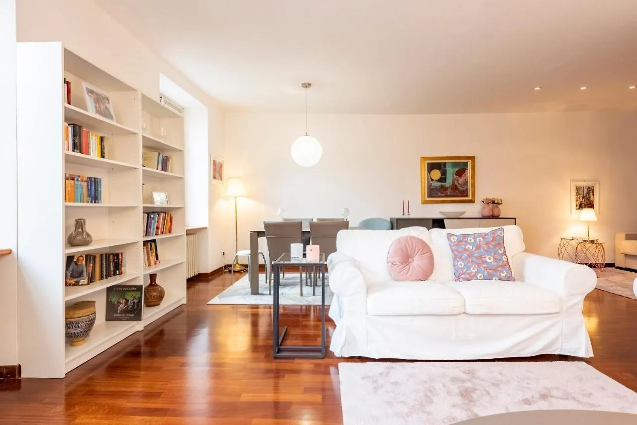 Cavour 9 Apartment 2B 2B 100Mq With Private Garage, In Center Of Rapallo, Wifi, Air Conditioned 0*, Rapallo Italy