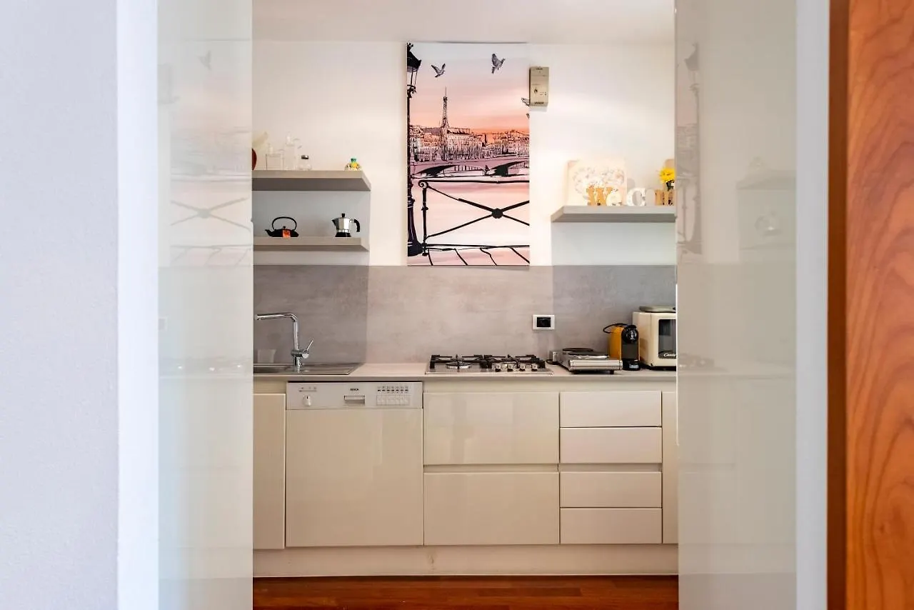 Cavour 9 Apartment 2B 2B 100Mq With Private Garage, In Center Of Rapallo, Wifi, Air Conditioned